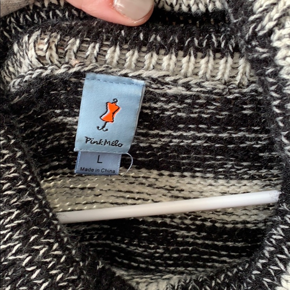 Pink melon pullover sweatshirt - Picture 3 of 3